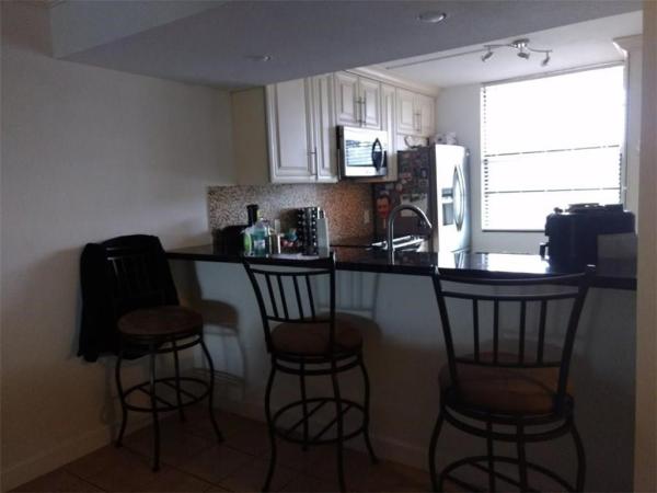 Whitehall 2 Of Pine Island Ridge, 1711 Whitehall Dr #201, Davie, Florida 33324, image 3