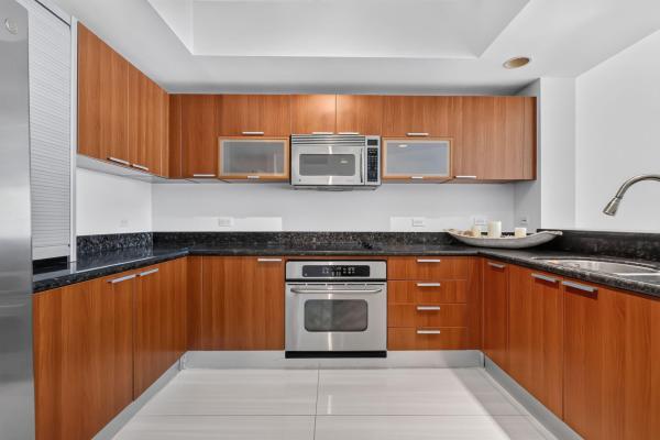 Marina Grande Club & Residences, 2650 Lake Shore Dr #1005, Riviera Beach, Florida 33404, image 2