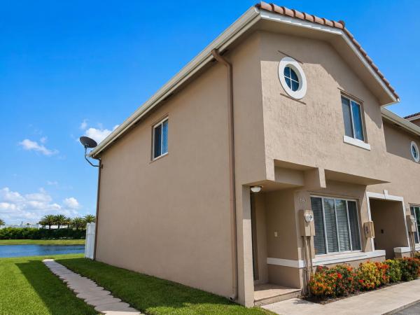 Riviera At Bonaventure, 180 Riviera Cir #30-5, Weston, Florida 33326, image 2
