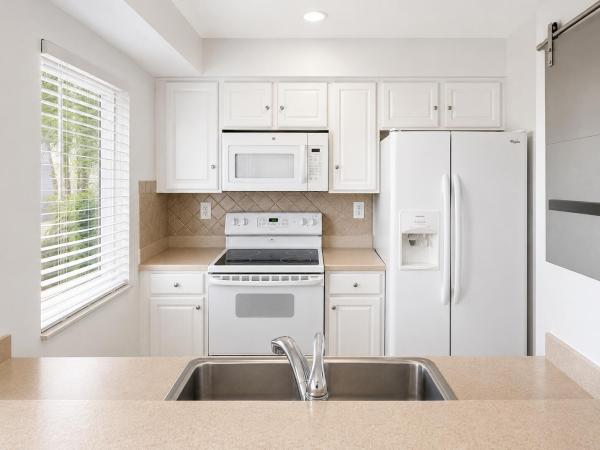 Riviera At Bonaventure, 180 Riviera Cir #30-5, Weston, Florida 33326, image 3