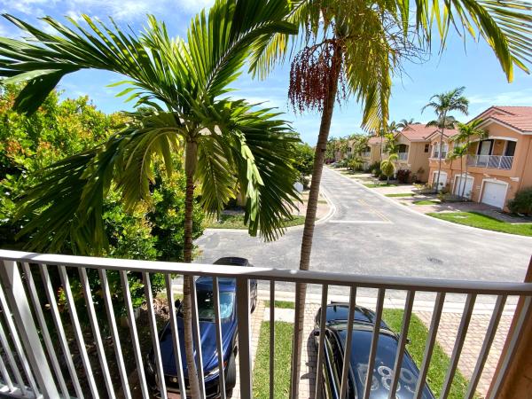 3261 Scarletta Dr, Riviera Beach, Florida 33404, image 2
