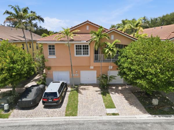 3261 Scarletta Dr, Riviera Beach, Florida 33404, image 2