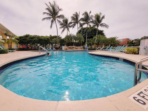 Casa Rio At Woodbine, 3041 Casa Rio Ct, Riviera Beach, Florida 33418, image 2