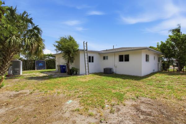 Garden Isles, 401 SE 1st Ave, Pompano Beach, Florida 33062, image 2