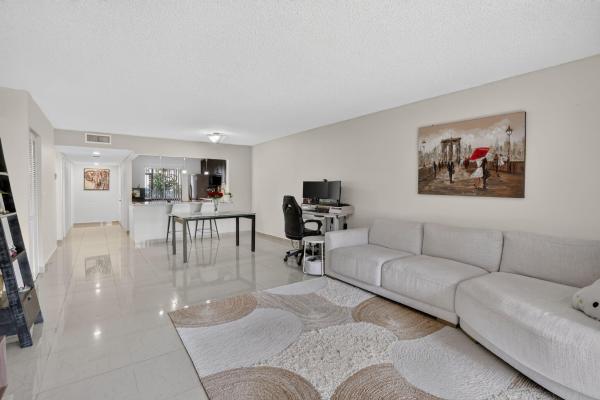 Racquet Club At Bonaventure, 410 Lakeview Dr #103, Weston, Florida 33326, image 1