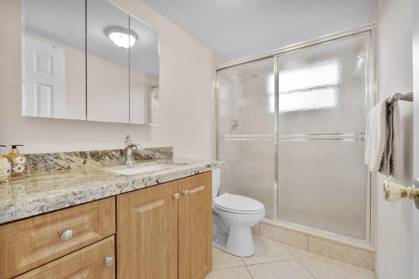 Garnet, 4270 NW 40th St #205, Lauderdale Lakes, Florida 33319, image 2