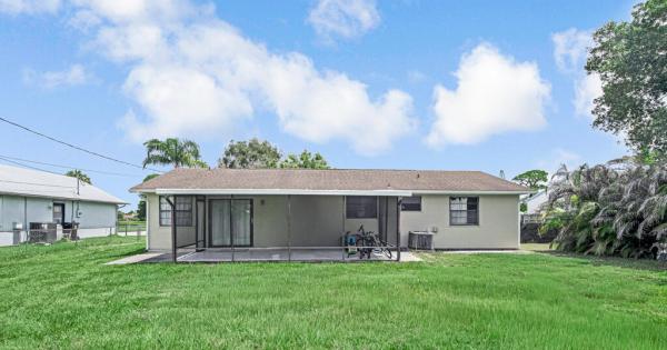 366 SE Lancaster Ave, Port St. Lucie, Florida 34984, image 3