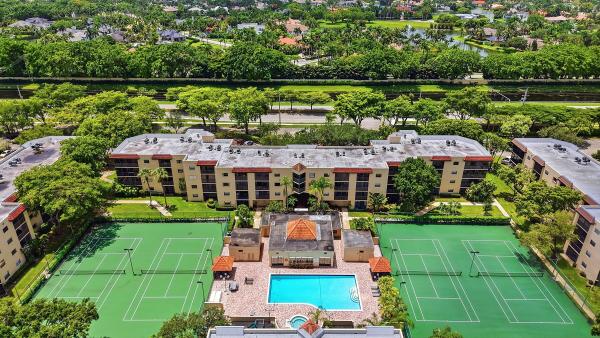 Plantation Racquet Club At Jacaranda, 10401 W Broward Blvd #401, Plantation, Florida 33324, image 3