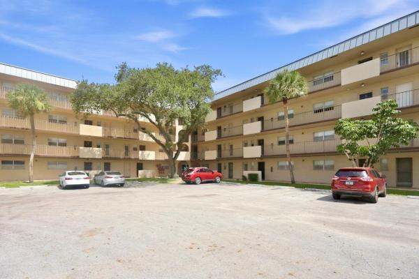 The Falls Of Inverrary, 6301 N Falls Circle Dr #111, Lauderhill, Florida 33319, image 1