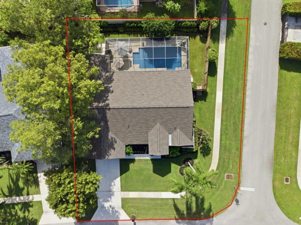 Sugar Pond Manor, 805 Daffodil Dr, Wellington, Florida 33414, image 2