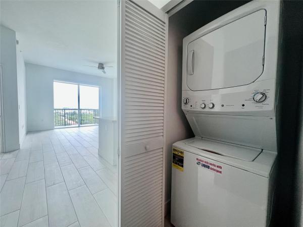 Sea View At Dania Beach, 601 E Dania Beach Blvd #627, Dania Beach, Florida 33004, image 2