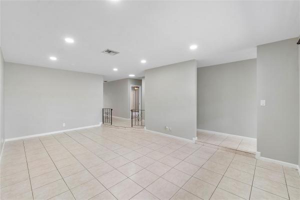 Pine Glen, 3843 NW 81st Ter, Coral Springs, Florida 33065, image 2