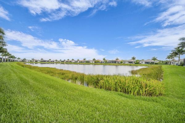 Valencia Grand, 10925 Glen Orchard Ln, Boynton Beach, Florida 33473, image 3