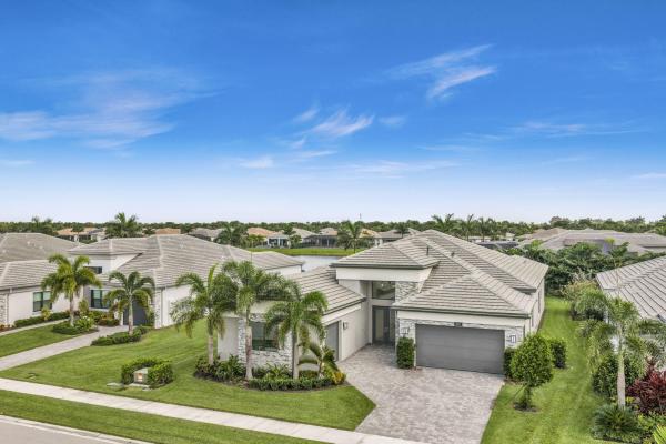 Valencia Grand, 10925 Glen Orchard Ln, Boynton Beach, Florida 33473, image 2