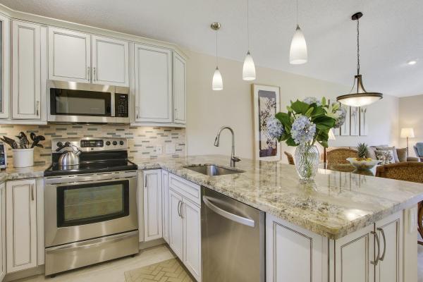 Club Cottages, 820 Club Dr, Palm Beach Gardens, Florida 33418, image 3