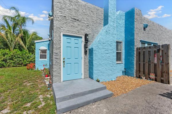 Boynton Hills, 120 NW 4th Ave, Boynton Beach, Florida 33435, image 1