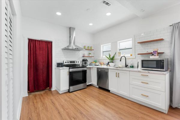 Boynton Hills, 120 NW 4th Ave, Boynton Beach, Florida 33435, image 1