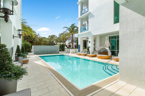 Royal Palm Residences, 475 E Royal Palm Rd #206, Boca Raton, Florida 33432, image 3