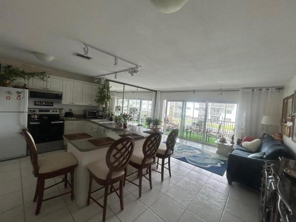 Windsor Park North, 121 Wettaw Ln #214, North Palm Beach, Florida 33408, image 3