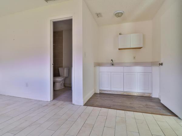 San Lucie Plaza, 3024 W Dixie Blvd, Fort Pierce, Florida 34946, image 2