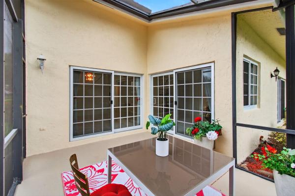 6105 Via Laguna Ln, Boca Raton, Florida 33433, image 1
