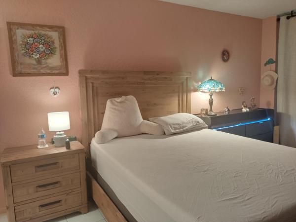 De Soto Park North, 2101 Atlantic Shores Blvd #117, Hallandale Beach, Florida 33009, image 2