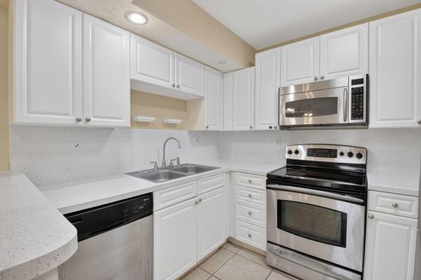 Banyan Lake, 8230 Severn Dr #A, Boca Raton, Florida 33433, image 1