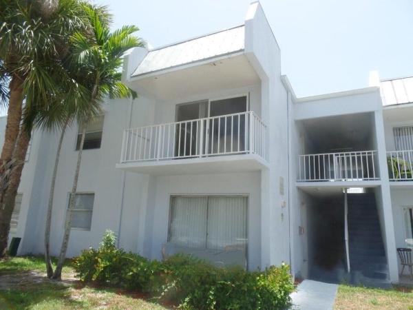 Clear Lake Palms, 411 Executive Center Dr #210, West Palm Beach, Florida 33401, image 3