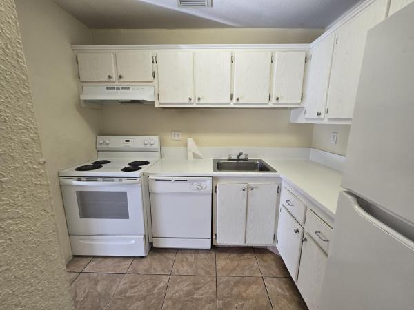 Clear Lake Palms, 411 Executive Center Dr #210, West Palm Beach, Florida 33401, image 2