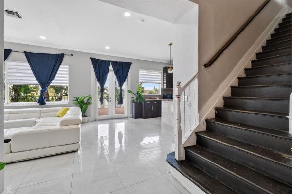 Terracina, 700 Cresta Cir, West Palm Beach, Florida 33413, image 2