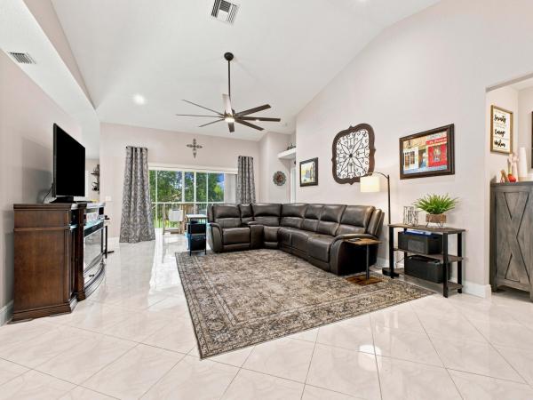 7960 Laina Ln #3, Boynton Beach, Florida 33437, image 3
