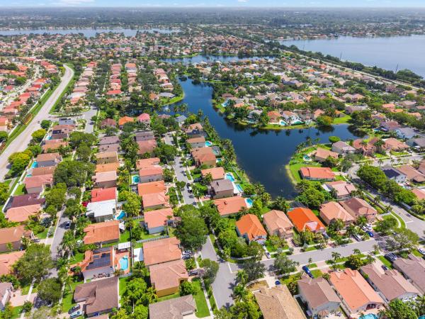 Chapel Lake Estates, 1021 NW 185th Ave, Pembroke Pines, Florida 33029, image 1