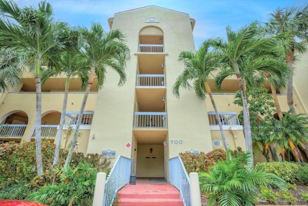 Uno Lago, 700 Uno Lago Dr #403, Juno Beach, Florida 33408, image 2