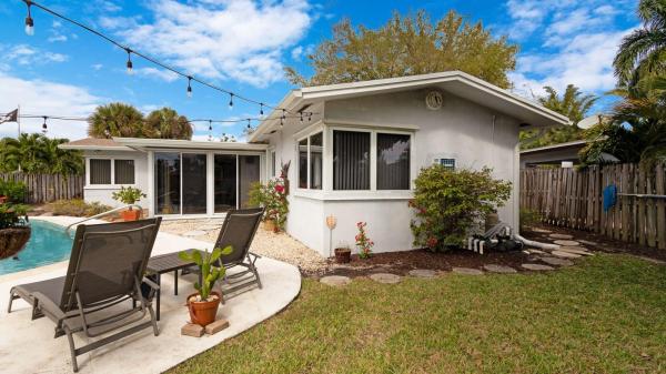 Coral Gardens, 2156 NE 27th Dr, Wilton Manors, Florida 33306, image 3