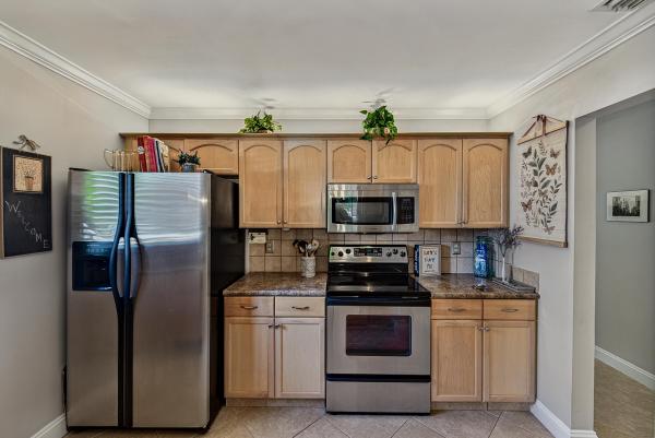 Wilton Pines Townhomes, 2130 NE 9th Ave, Wilton Manors, Florida 33305, image 2