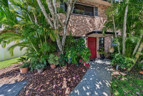 Wilton Pines Townhomes, 2130 NE 9th Ave, Wilton Manors, Florida 33305, image 3