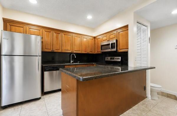 Lakewood Of Palm Springs, 215 Lake Arbor Dr, Palm Springs, Florida 33461, image 2