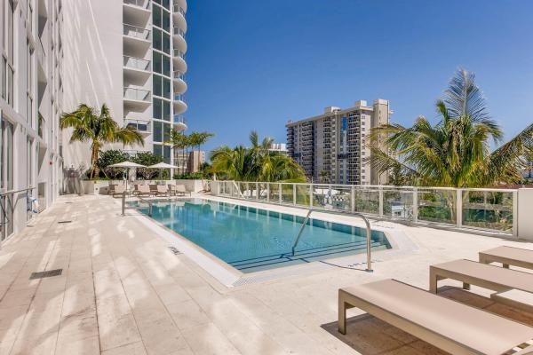 Tiffany House, 401 N Birch Rd #916, Fort Lauderdale, Florida 33304, image 2