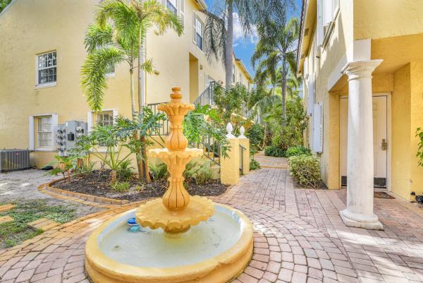 1030 Lake Shore Dr #103, Lake Park, Florida 33403, image 1