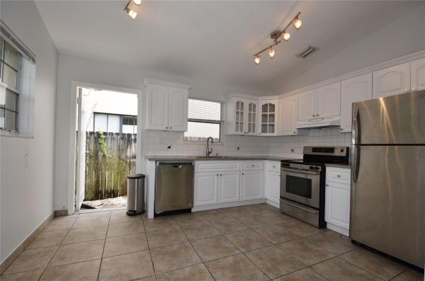 Croissant Park, 501 SW 17th St #1-2, Fort Lauderdale, Florida 33315, image 2