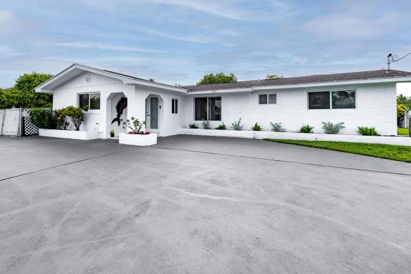 Lake Clarke West, 7951 W Lake Dr, Lake Clarke Shores, Florida 33406, image 1
