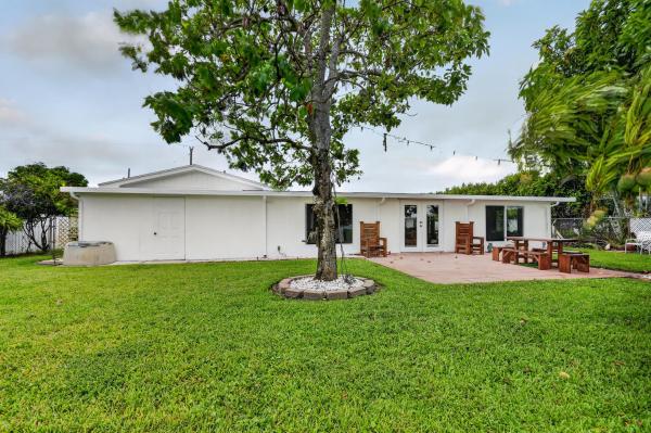 Lake Clarke West, 7951 W Lake Dr, Lake Clarke Shores, Florida 33406, image 1