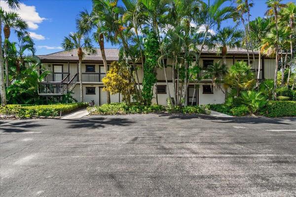 Bagattelle, 13334 Polo Club Rd #232, Wellington, Florida 33414, image 2