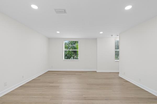 Elan In The City, 1127 Florida Ave, West Palm Beach, Florida 33401, image 2