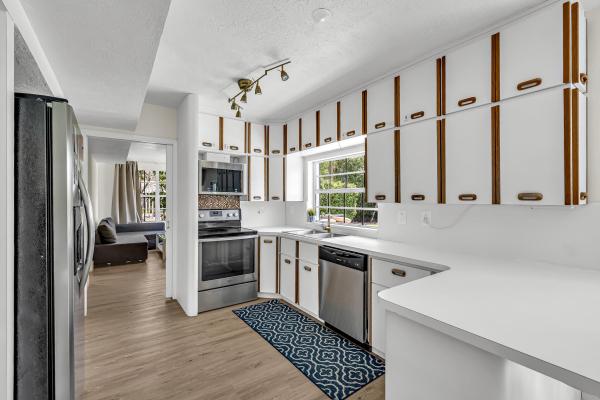 Lighthouse Manor, 3830 NE 22nd Ter, Lighthouse Point, Florida 33064, image 3