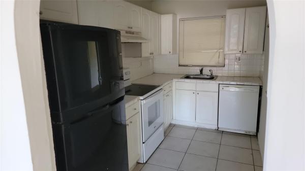 North Lauderdale Village, 609 SW 79th Ter, North Lauderdale, Florida 33068, image 3