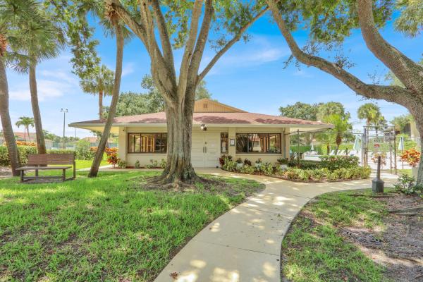 6563 Chasewood Dr #F, Jupiter, Florida 33458, image 3