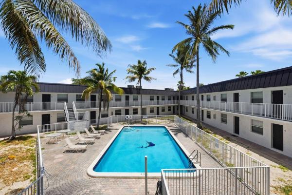 Wisteria Court, 1470 N Dixie Hwy #43, Fort Lauderdale, Florida 33304, image 3