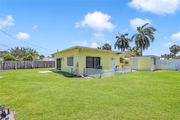 Douglas Park, 1961 NE 31st St, Lighthouse Point, Florida 33064, image 3