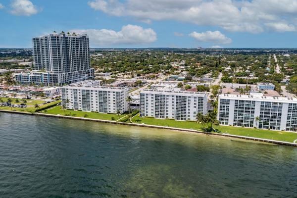 Lake Harbour Towers North, 501 Lake Shore Dr #206, Lake Park, Florida 33403, image 2